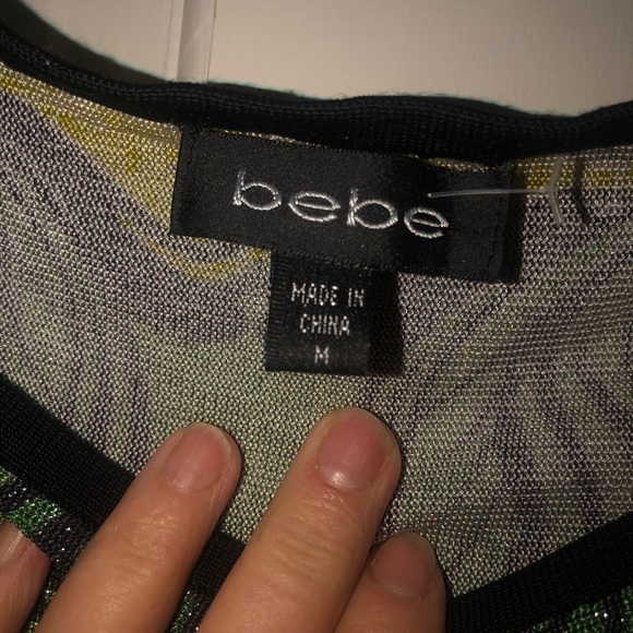 Bebe size  medium vintage green metallic retro print top long banded hem - Picture 2 of 7